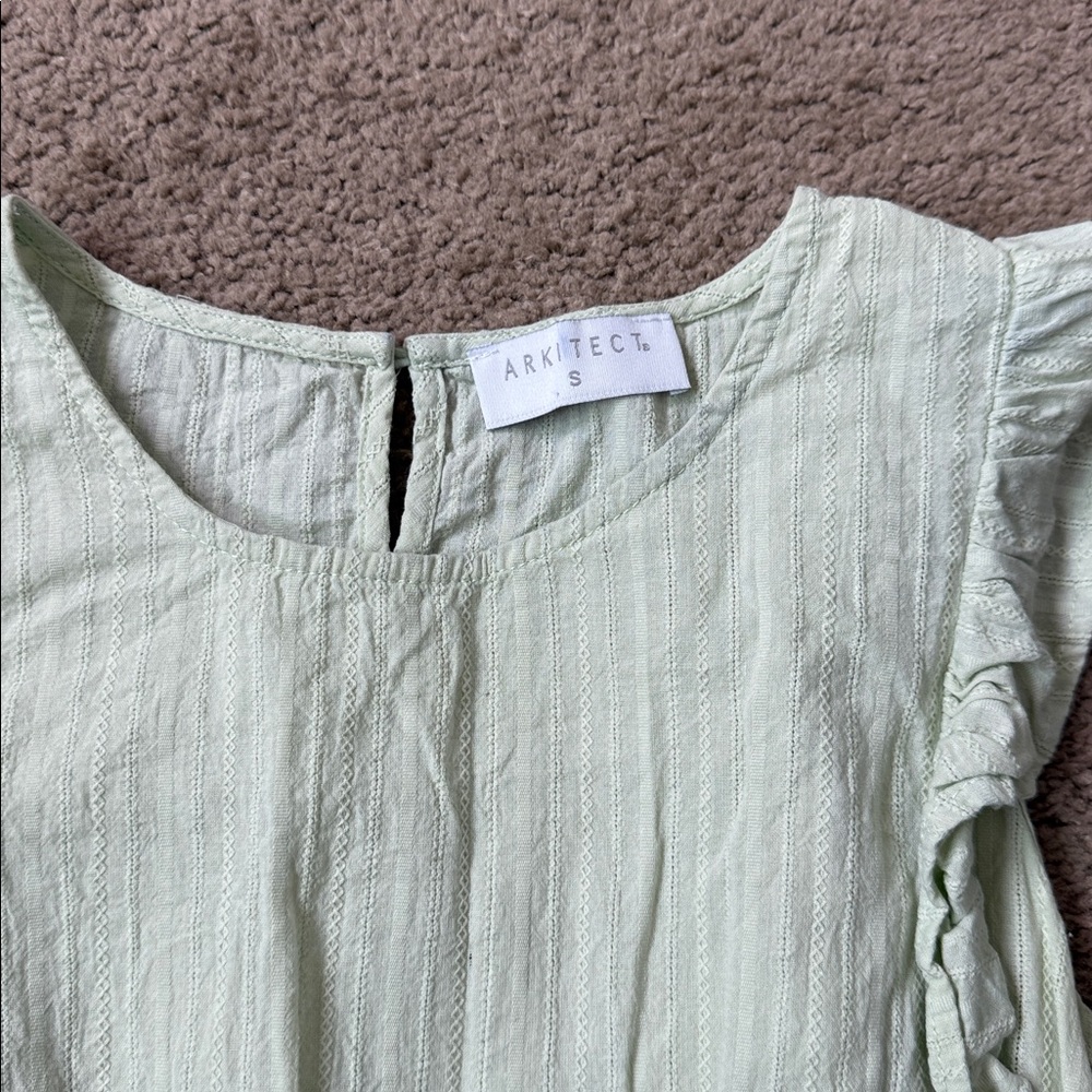 Light Green Ruffle Blouse Size Small - Picture 2 of 3